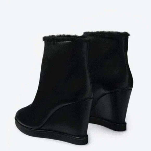 TAMARA MELLON Great Escape Leather Ankle Boots in Black